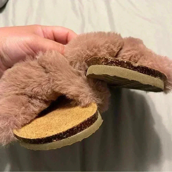 Aerie Blush Pink (Rose Blush) Fuzzy Fluffy Slide Sandals Size 7 - Picture 5 of 6